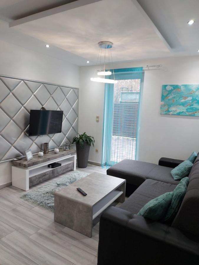 Dilara Apartman Sarvar Exterior photo